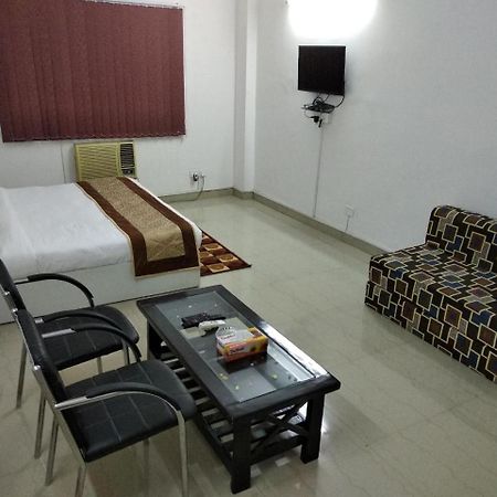 The Radiance Suites And Apartment New Delhi Extérieur photo