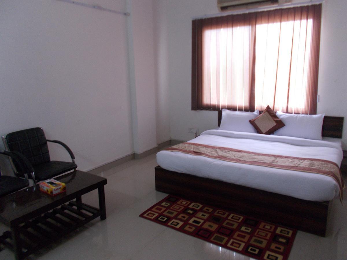 The Radiance Suites And Apartment New Delhi Extérieur photo