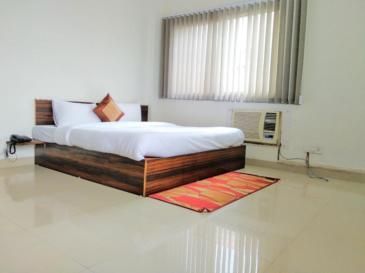 The Radiance Suites And Apartment New Delhi Extérieur photo