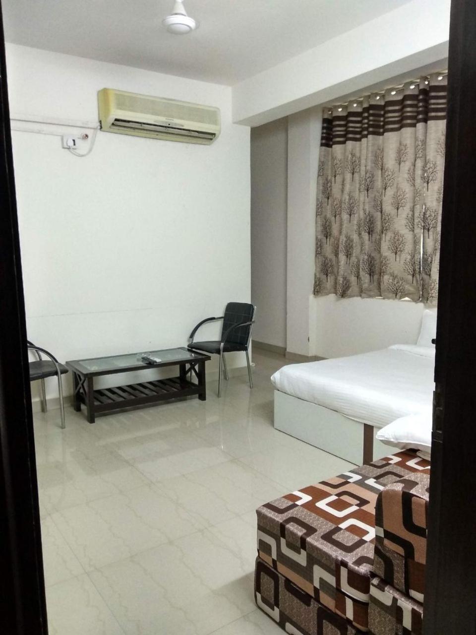 The Radiance Suites And Apartment New Delhi Extérieur photo