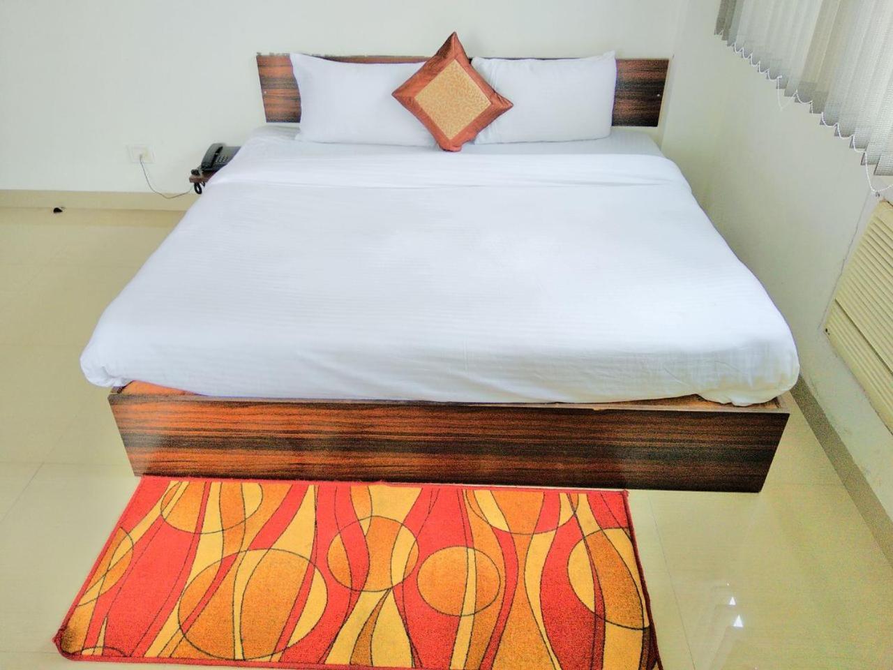 The Radiance Suites And Apartment New Delhi Extérieur photo
